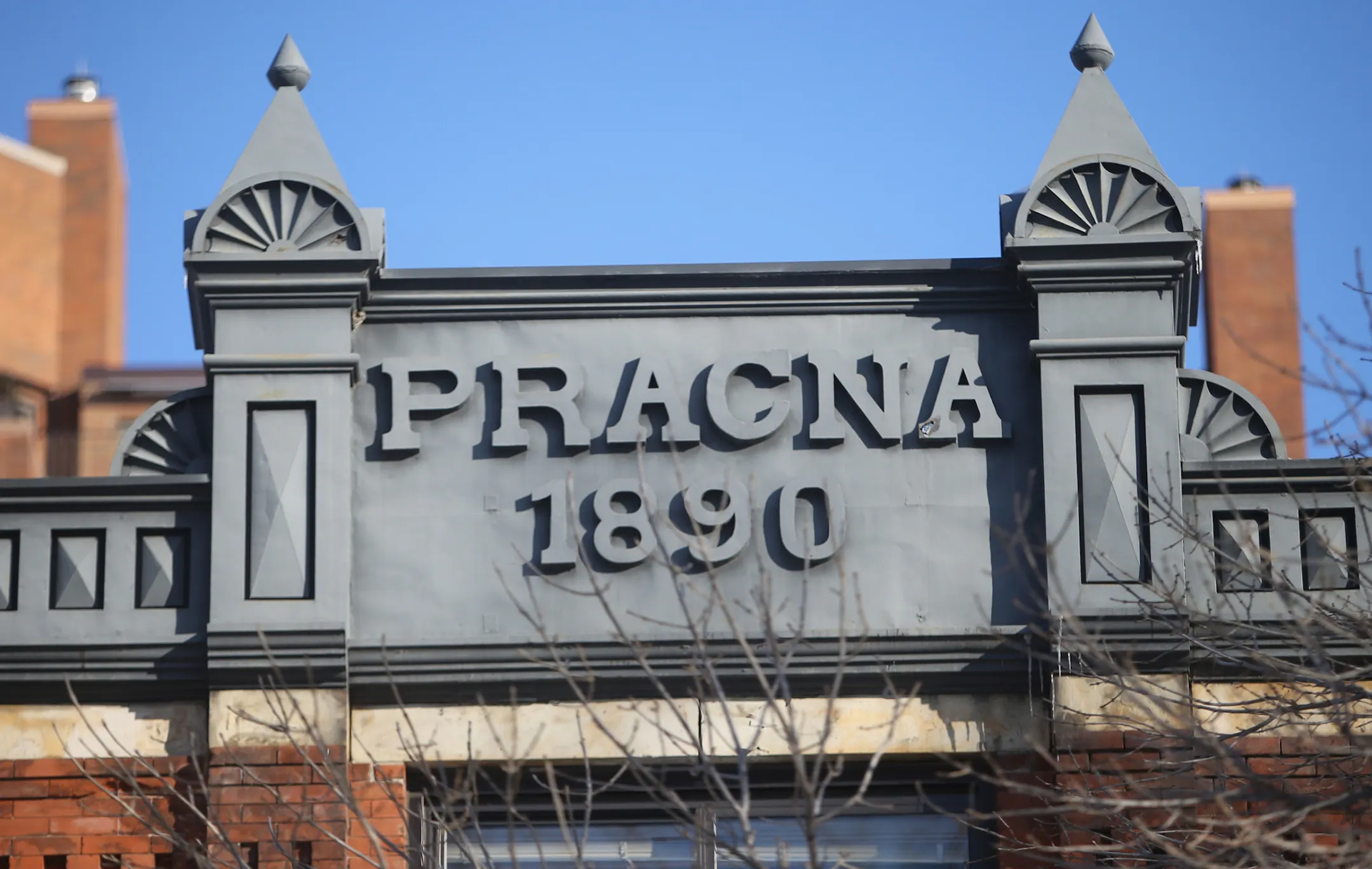 Streetscapes: Pracna on Main defined the changing riverfront
