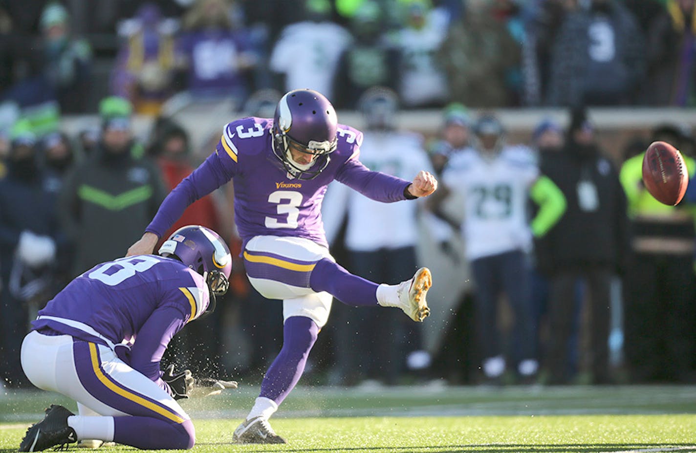 Vikings kicker Blair Walsh's chance for a game winning 27 yard field goal attempt was wide left at the end of the fourth quarter.