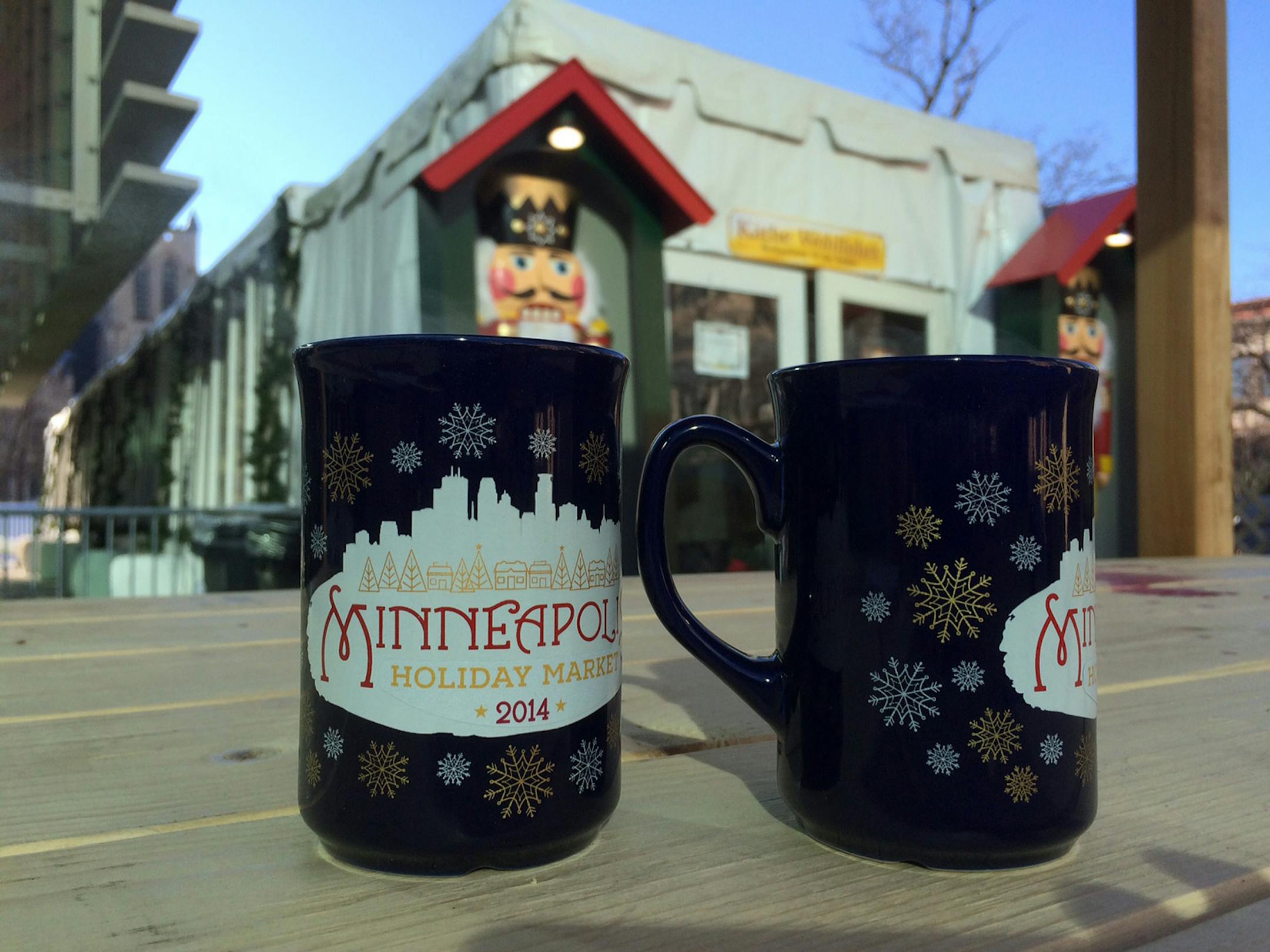 Mulled wine and mulled apple wine