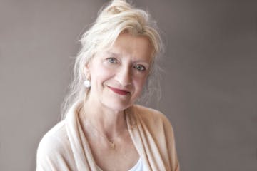 Elizabeth Strout photo by Leonardo Cendamo