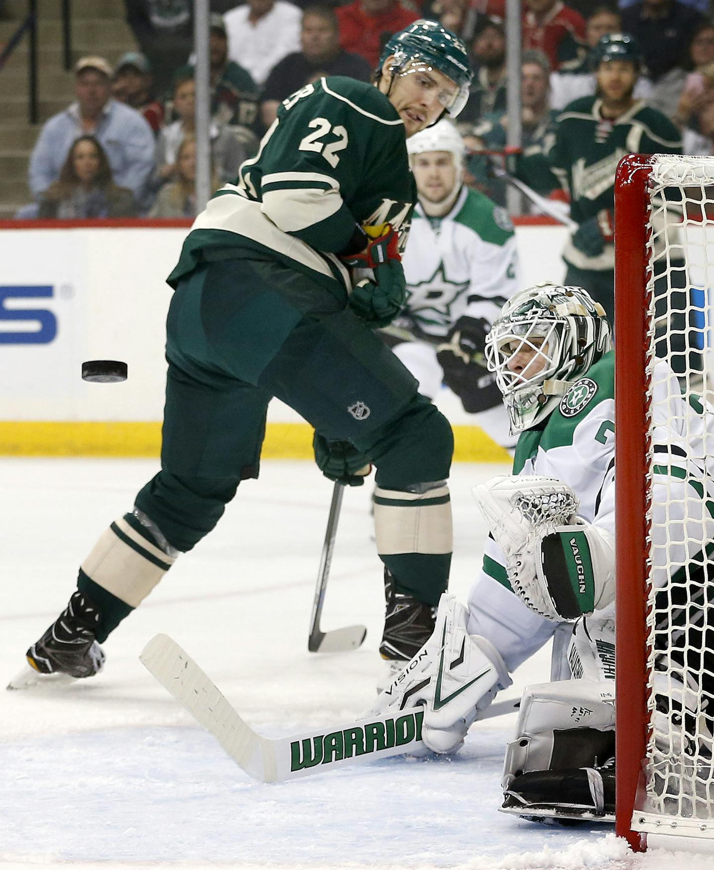 The puck shot past Nino Niederreiter (22) and Dallas goalie Antti Niemi (31) in the first period. ] CARLOS GONZALEZ cgonzalez@startribune.com - April 20, 2016, St. Paul, MN, Xcel Energy Center, NHL, Hockey, Minnesota Wild vs. Dallas Stars, First Round Stanley Cup Playoffs, Game 4