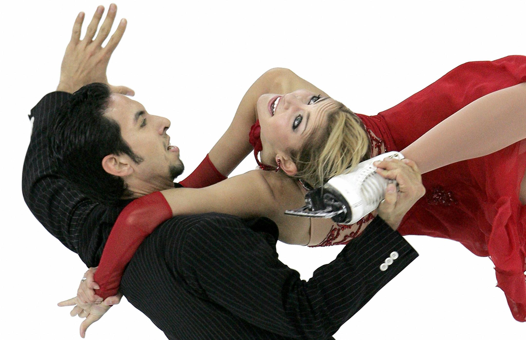 Ben Agosto and Tanith Belbin are striving to become the fifth dance team to win five U.S. championships. Two of the other teams to do it have been helping them train.