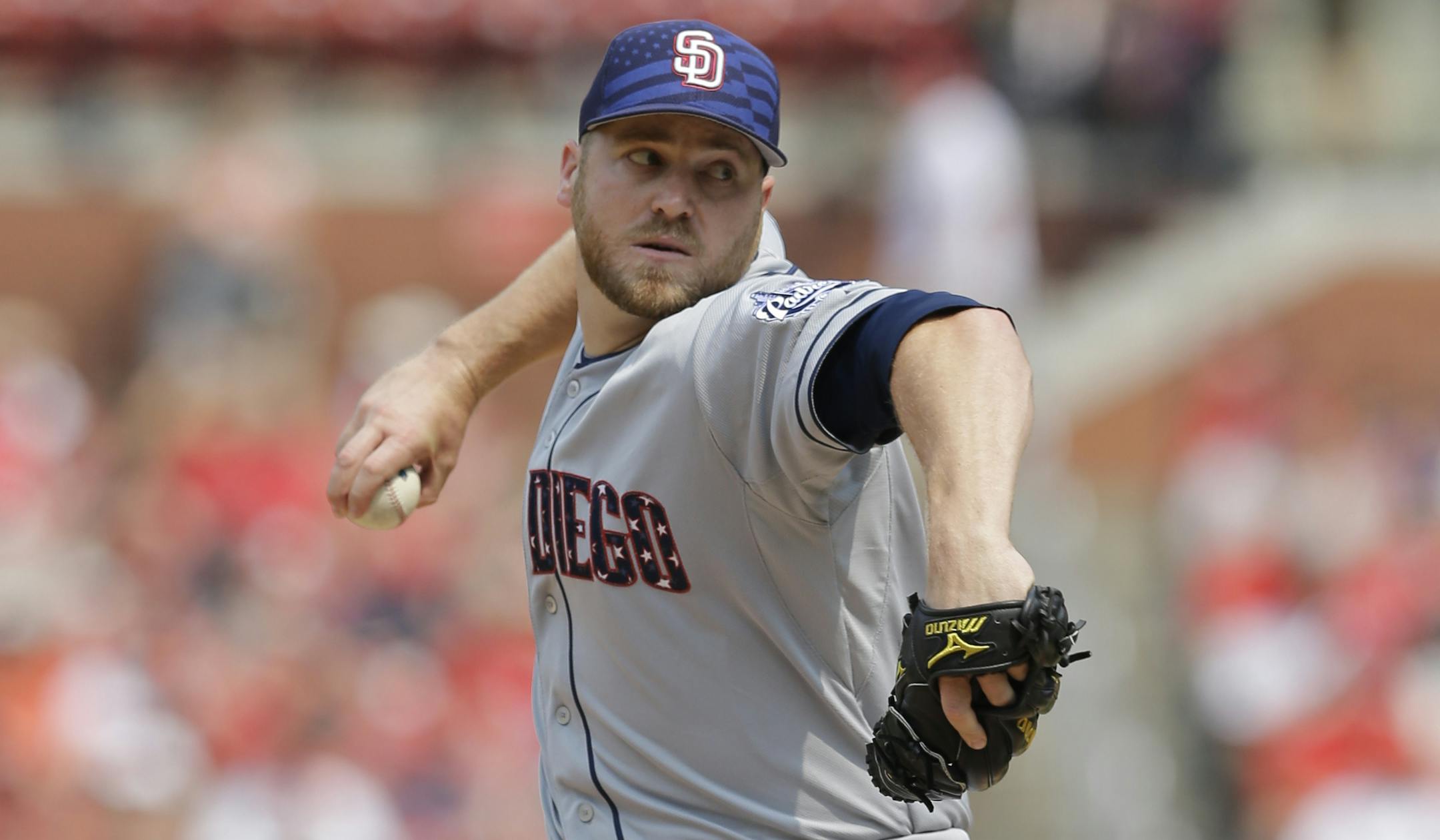 San Diego Padres relief pitcher Shawn Kelley throws during a baseball game against the St. Louis Cardinals Saturday, July 4, 2015, in St. Louis. (AP Photo/Jeff Roberson) ORG XMIT: MOJR ORG XMIT: MIN1511041947000188