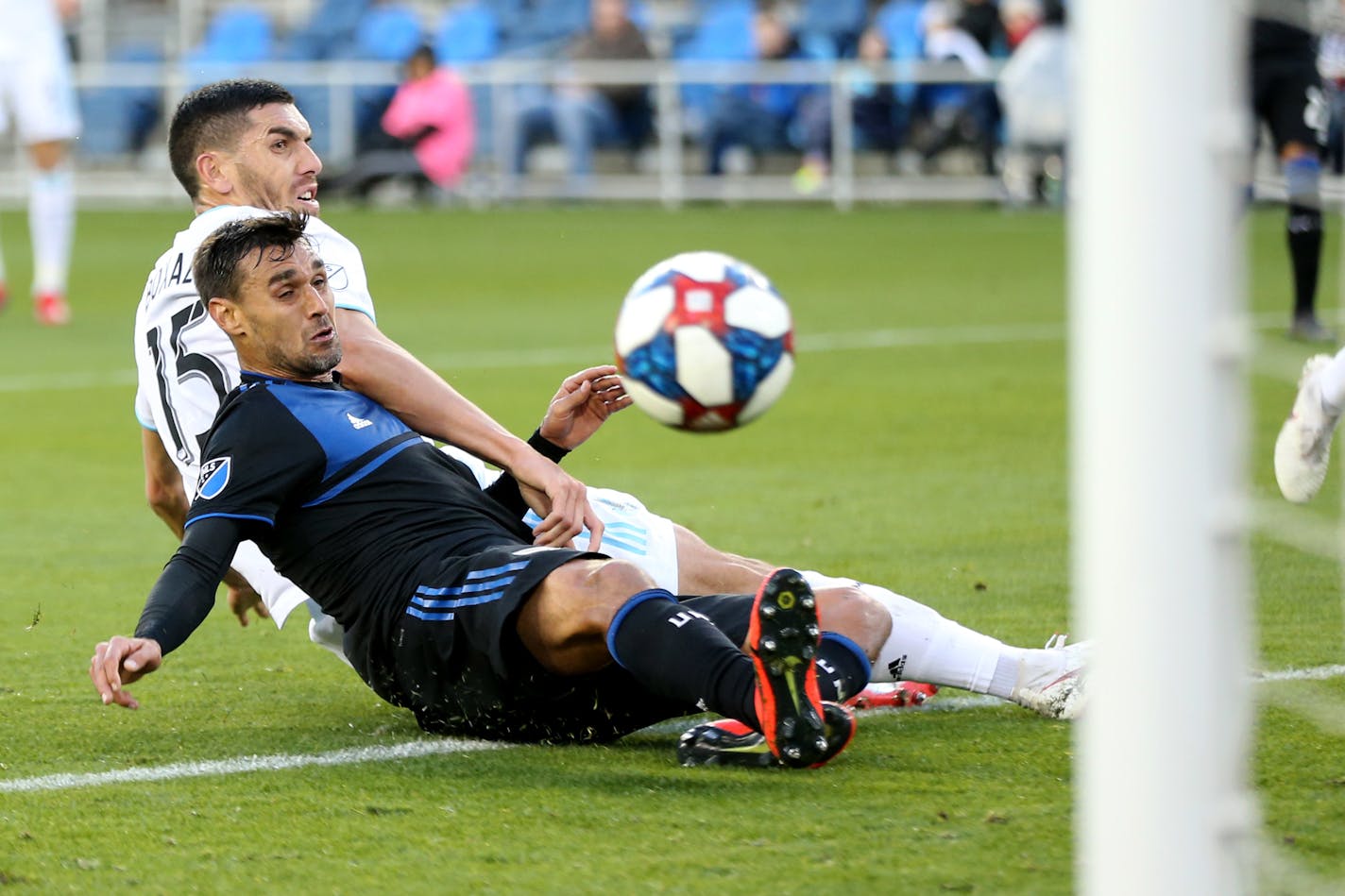 Minnesota United's Michael Boxall (15) tried to tie up San Jose's Chris Wondolowski in front of the net during the first half of the Loons' 3-0 victory Saturday.