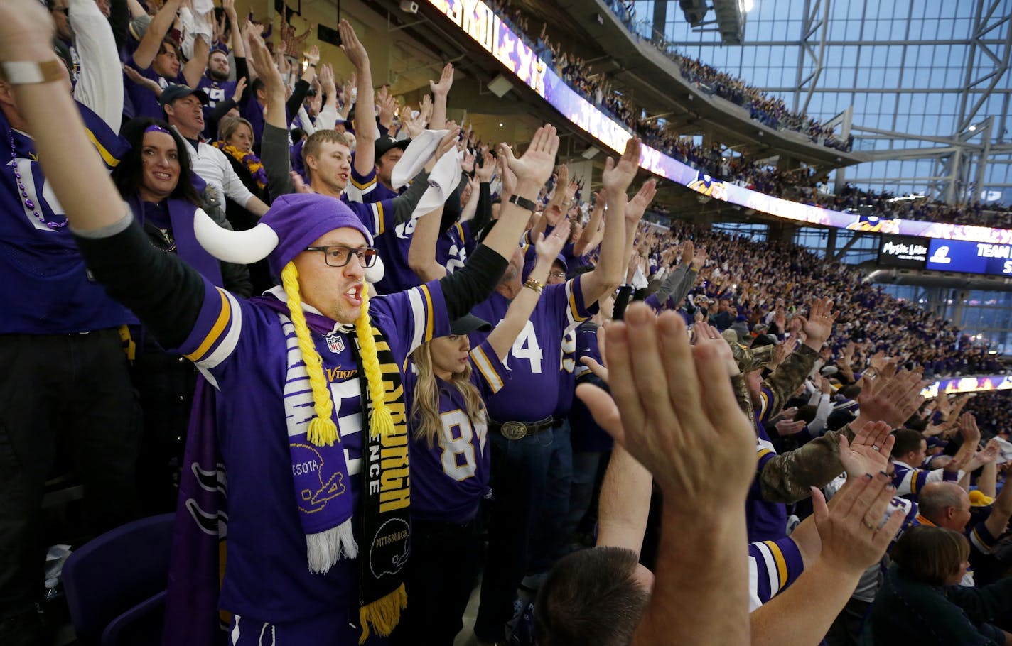 Minnesota Vikings fans do Skol Chant at US Bank Stadium.