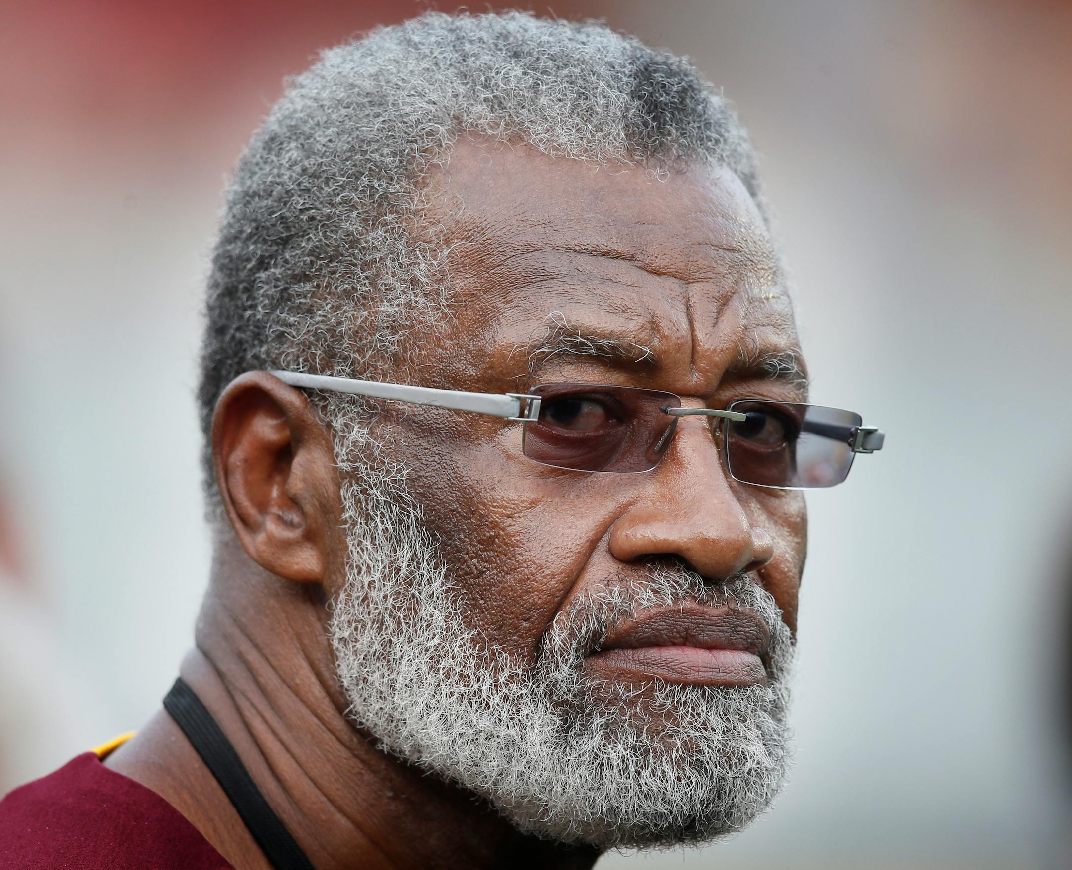 Pro Football Hall of Fame linebacker Bobby Bell, 74, will graduate Thursday from Minnesota, 52 years after his college career was done.
