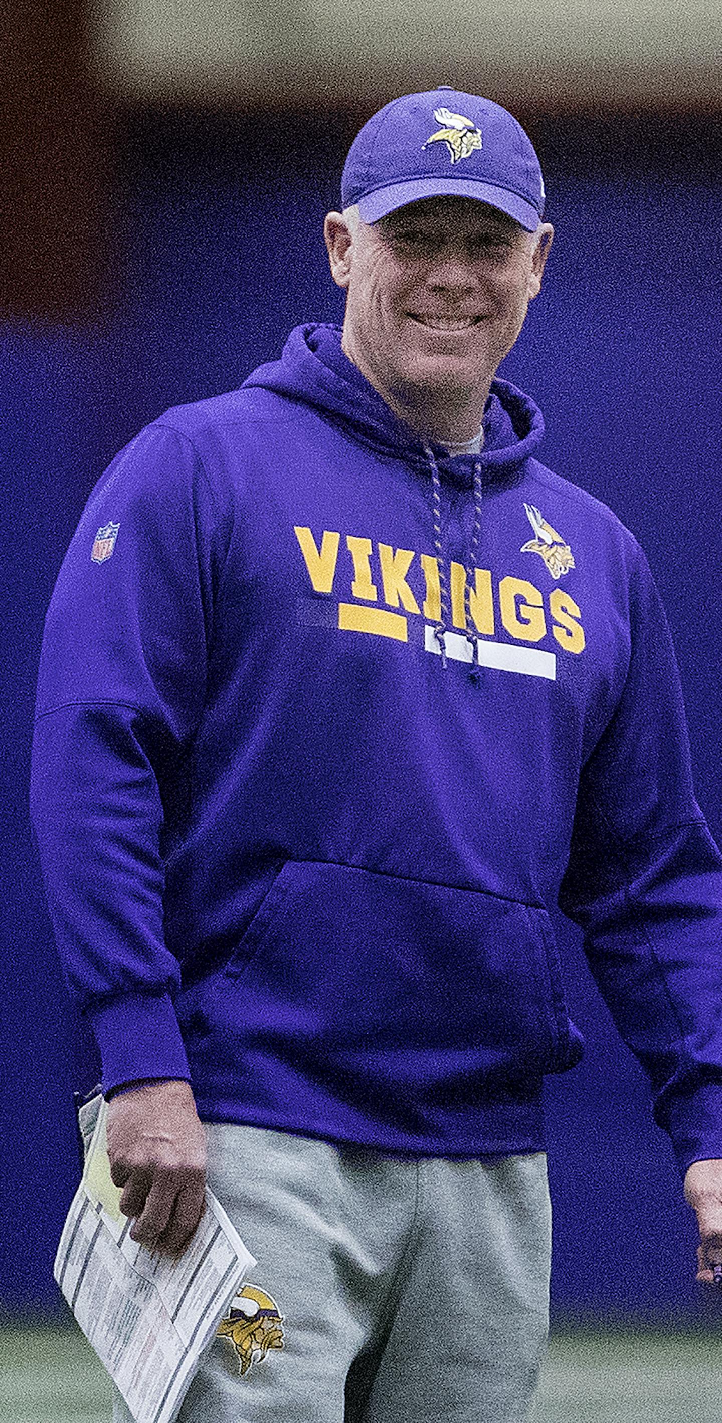 Minnesota Vikings offensive coordinator Pat Shurmur during practice at Winter Park. ] CARLOS GONZALEZ &#xef; cgonzalez@startribune.com - January 3, 2018, Eden Prairie, MN, Winter Park, Minnesota Vikings practice ORG XMIT: MIN1801031152340591