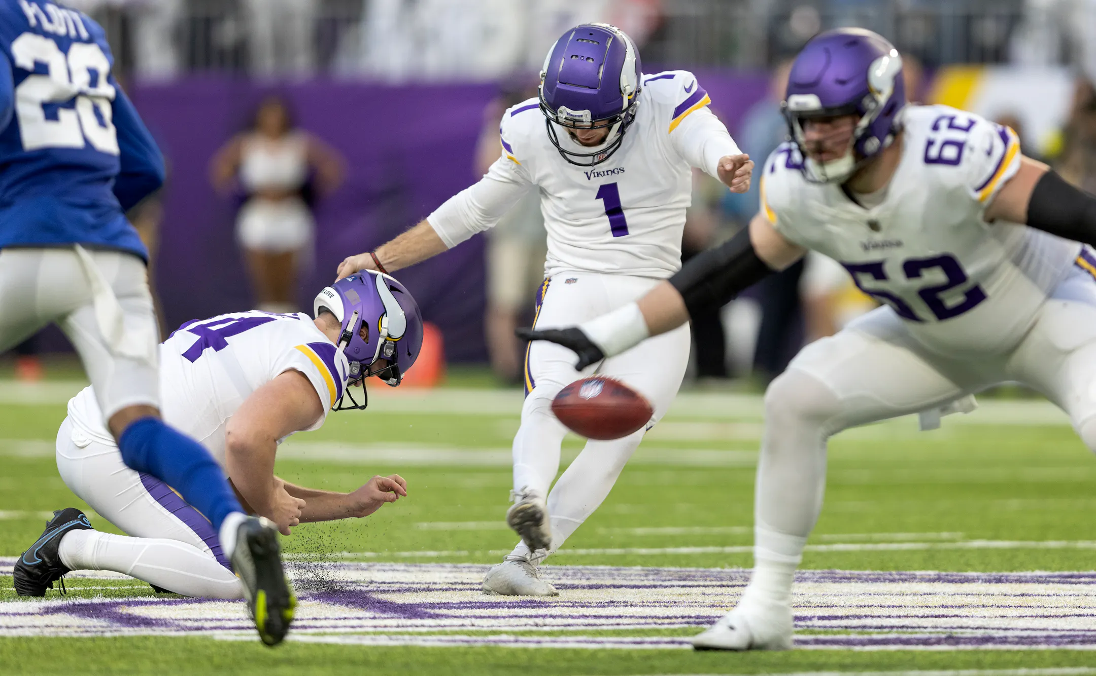 Greg Joseph's 61-yard field goal as time expires lifts Vikings over ...