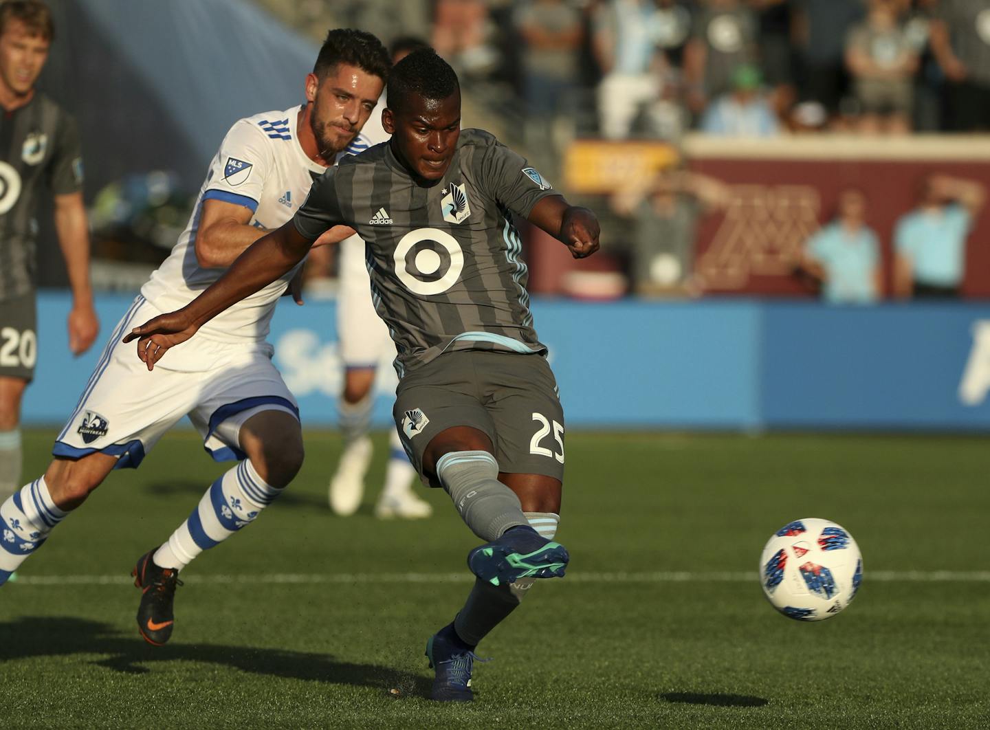 Minnesota United midfielder Darwin Quintero (25) sends the ball up the field during the first half of an MLS soccer match against the Montreal Impact on Saturday, May 26, 2018, in Minneapolis. (Anthony Souffle/Star Tribune via AP)