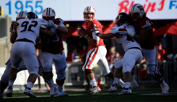Wisconsin's Joel Stave during the second half of an NCAA college football game against Troy Saturday, Sept. 19, 2015, in Madison, Wis. (AP Photo/Morry