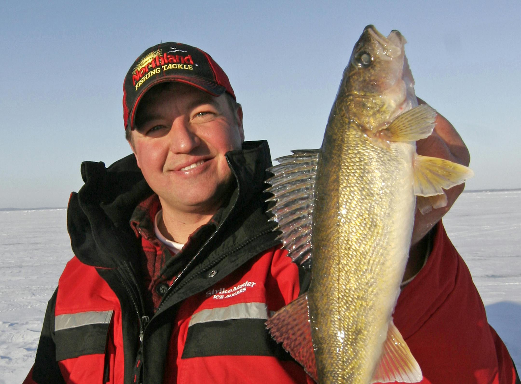 Doug Smith/Star Tribune; Dec. 16, 2009. Guide Tony Roach of Malmo, Minn.