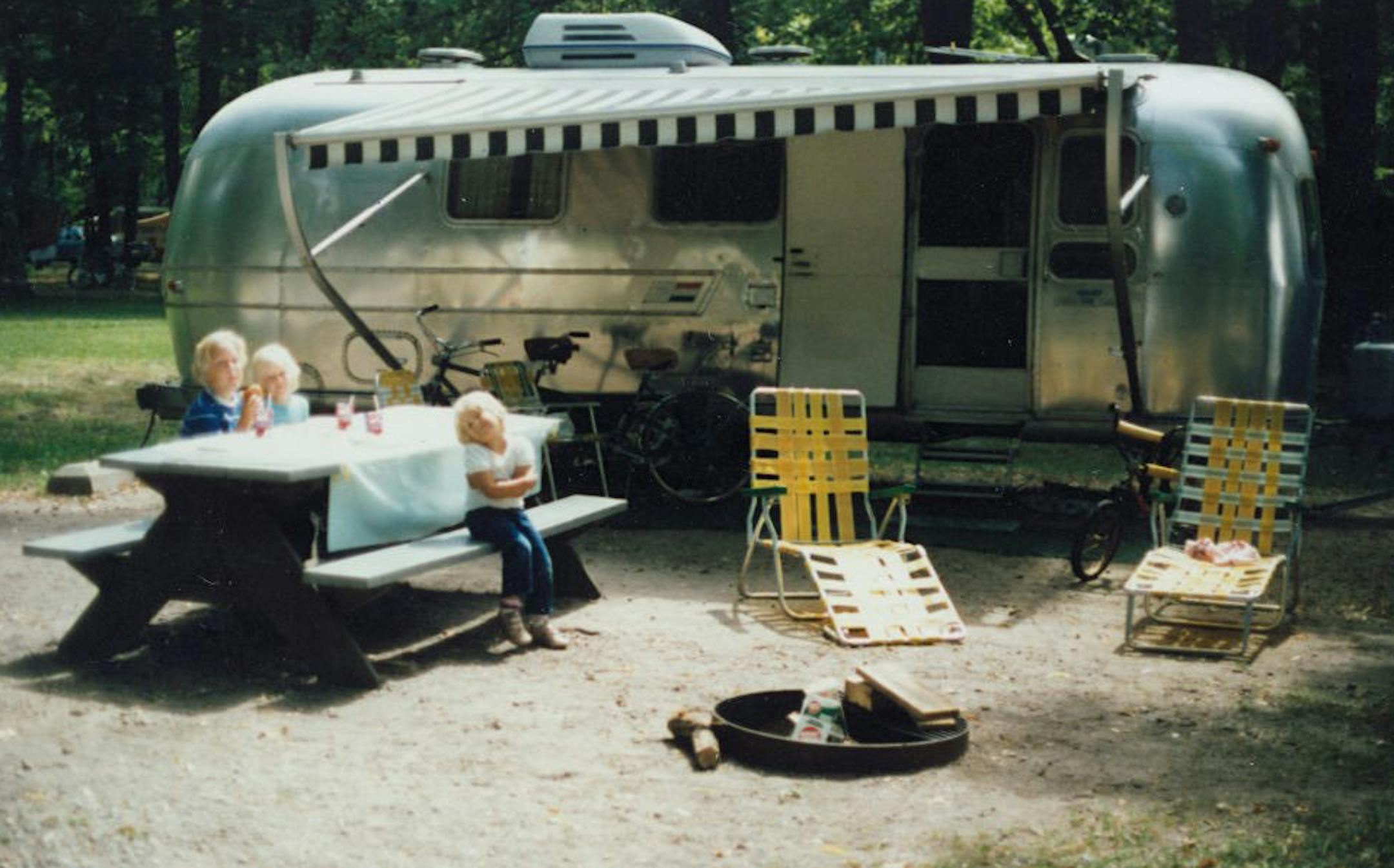 1973, 27-foot International Overlander