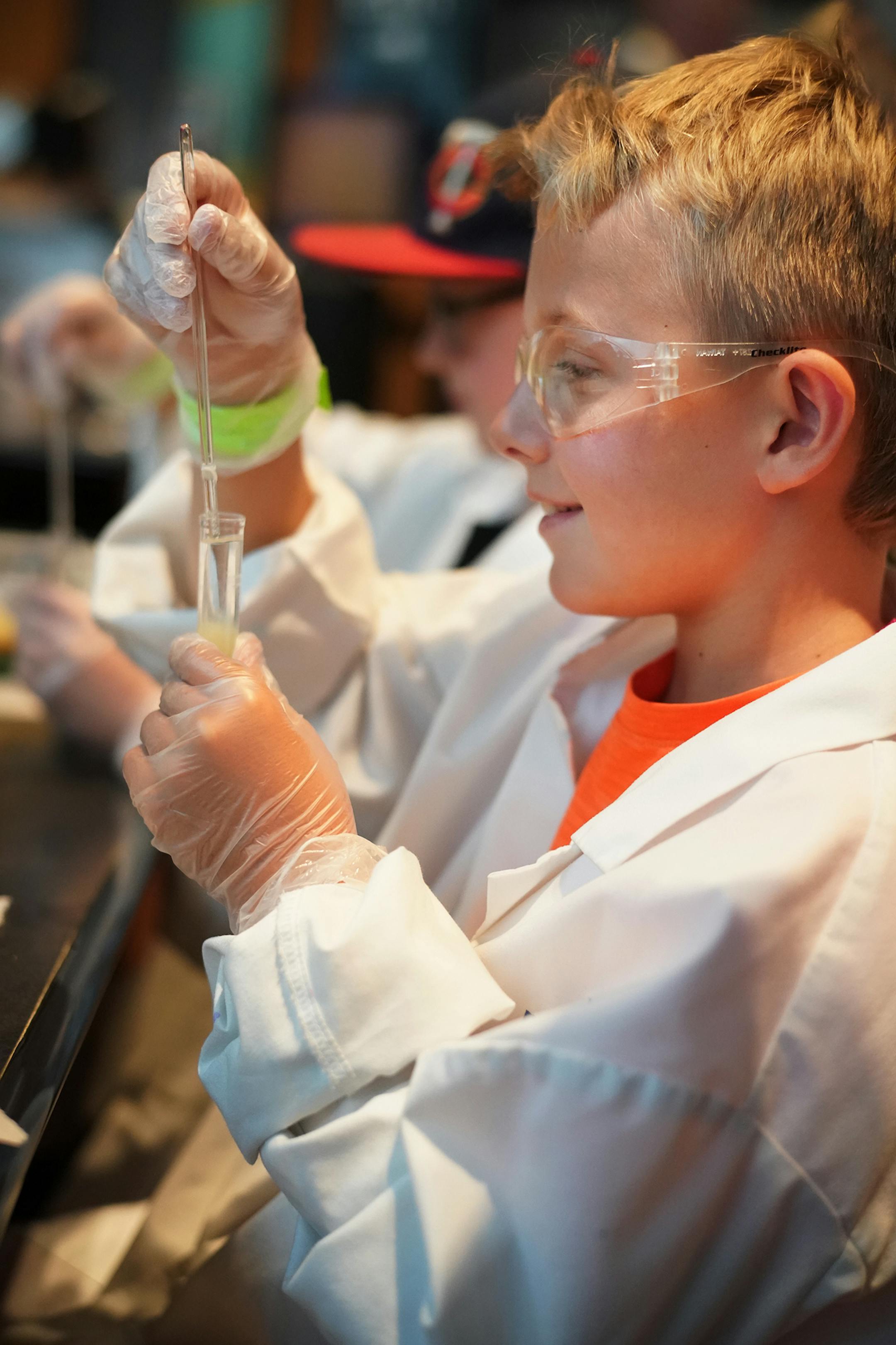 Luke Savageau,9, runs an experiment to separate the DNA from wheat germ.] After 20 years, the Science Museum of Minnesota is shutting down its popular Cell Lab on Sept. 6. The St. Paul museum, which is a nonprofit, opened the lab in 1999, allowing kids to put on a lab coat and look under a microscope at their living cells. RICHARD TSONG-TAATARII ¥ richard.tsong-taatarii@startribune.com