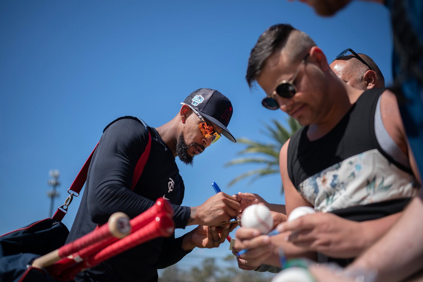 Minnesota Twins Byron Buxton , signed autographs Monday , Feb.20.2023 in Fort Myers, Fla. ] JERRY HOLT • jerry.holt@startribune.com