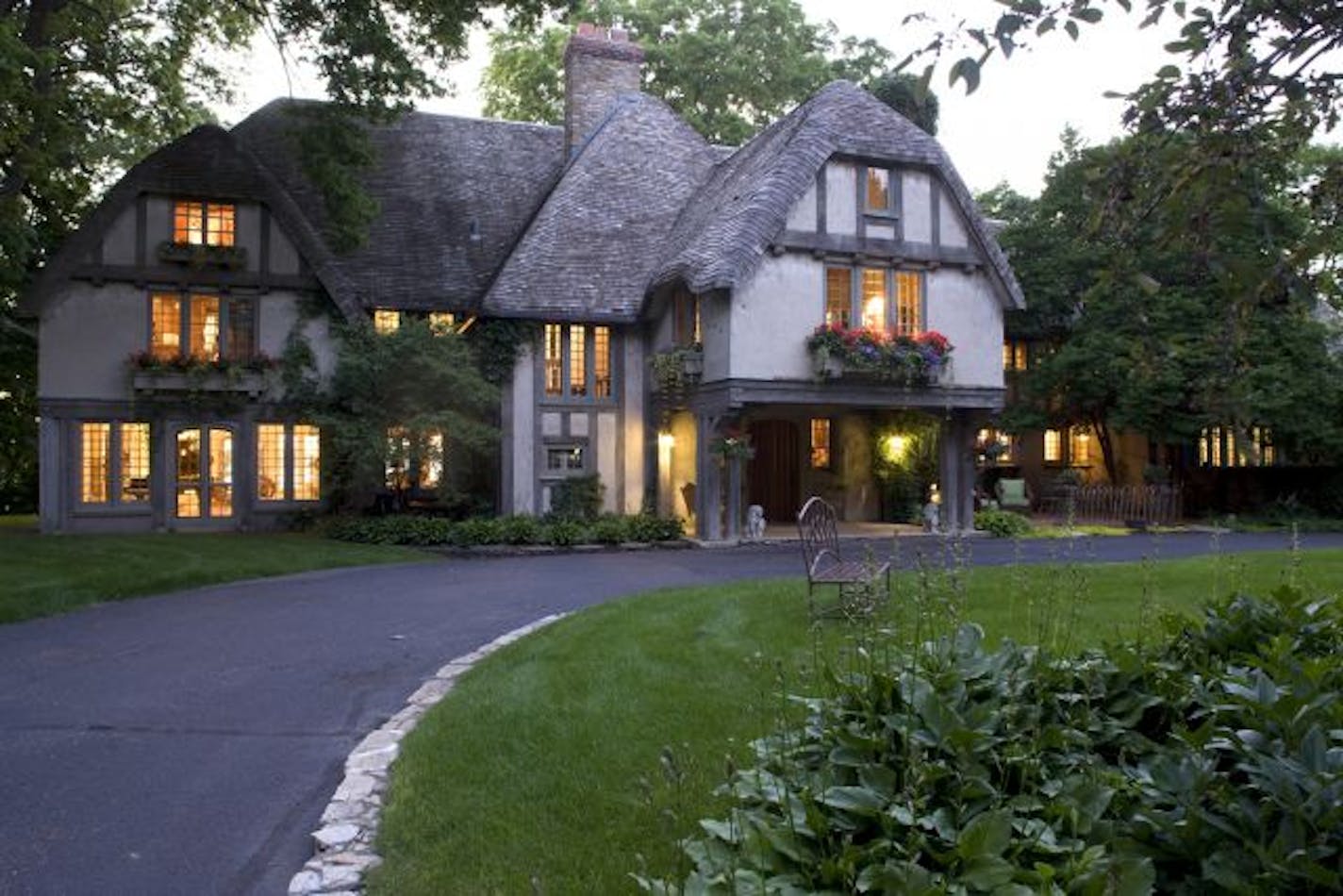 Wayzata Bay house offered for $6.5 million, exterior