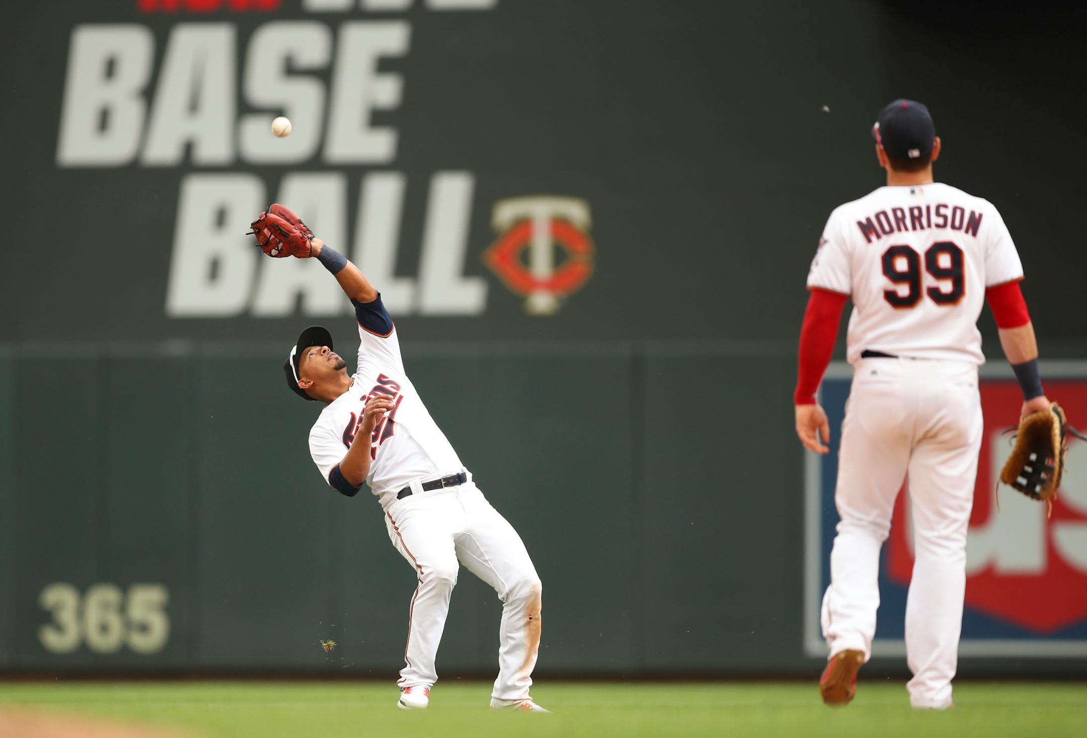 Minnesota Twins second baseman Eduardo Escobar grabs a pop fly by Los Angeles Angels third baseman Jefry Marte in the eighth inning on Sunday, June 10, 2018 at Target Field in Minneapolis, Minn. (Jeff Wheeler/Minneapolis Star Tribune/TNS) ORG XMIT: 1233237