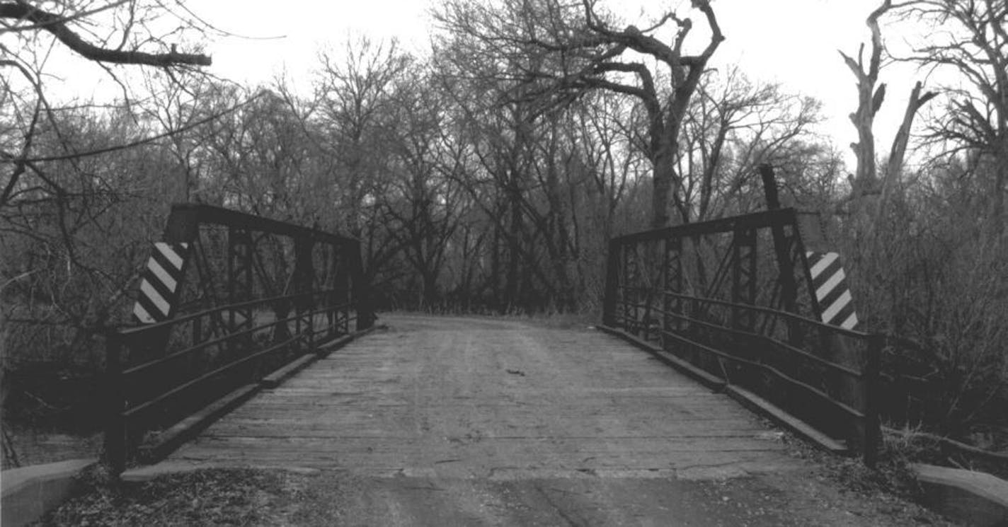 Before: A photo of the bridge from the 1990s.