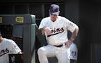 Twins� manager Paul Molitor stood on the stairway to the dugout late in the 9th inning.