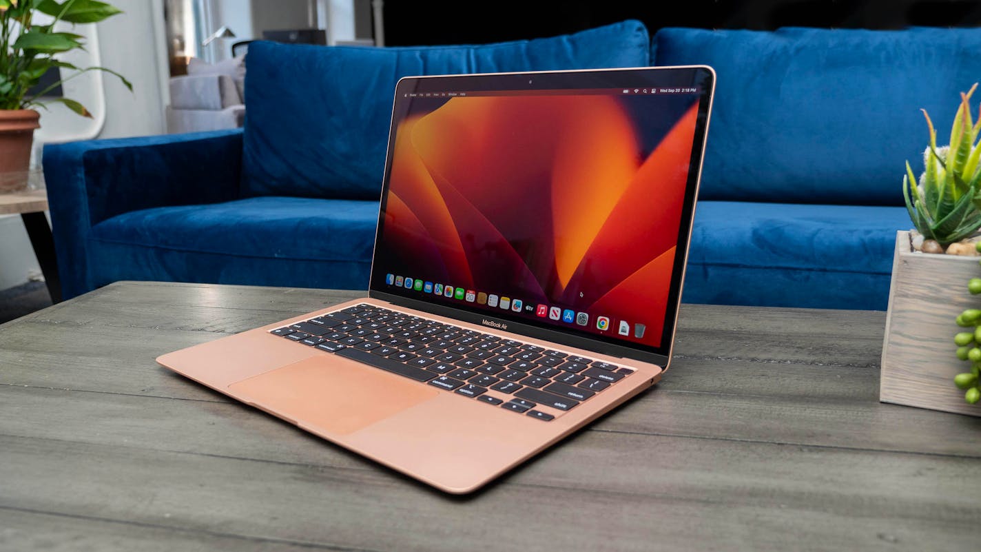 MacBook Air M1, the best MacBook for students. (Joshua Goldman/CNET/TNS)