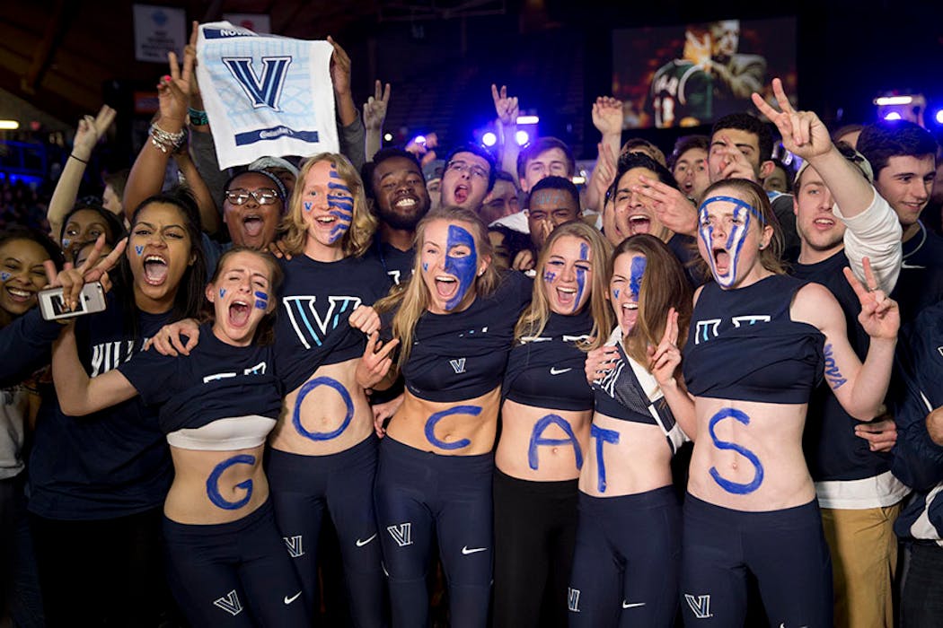 Villanova fans cheered for their team at the 2016 NCAA men's basketball title game.