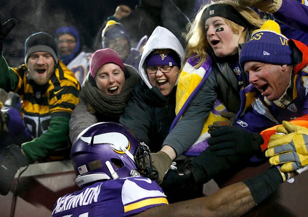 Vikings fans cheered for Jerick McKinnon (31) after a 68-yard touchdown run in the fourth quarter.