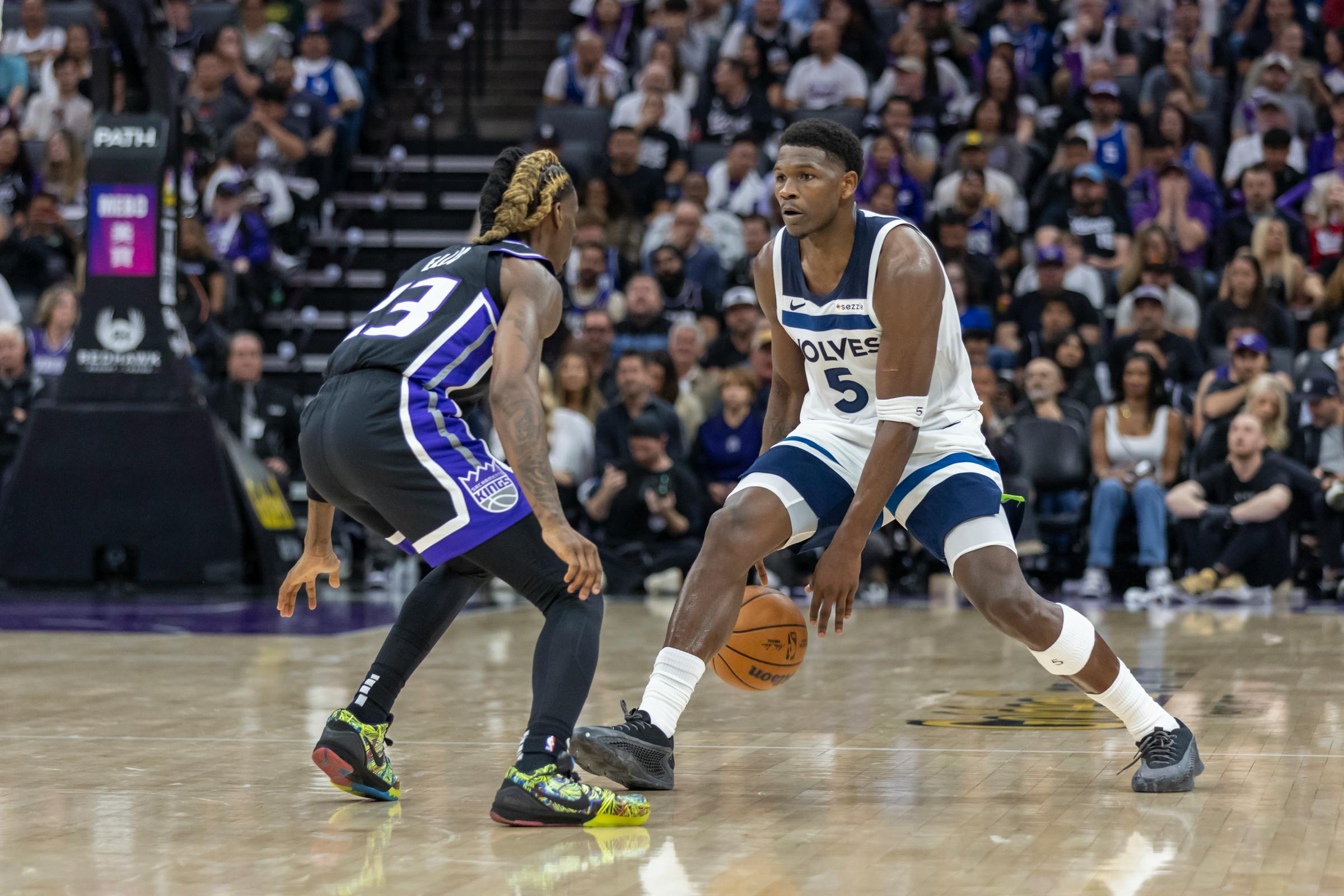 Anthony Edwards and Julius Randle lead the Timberwolves in victory over the Kings