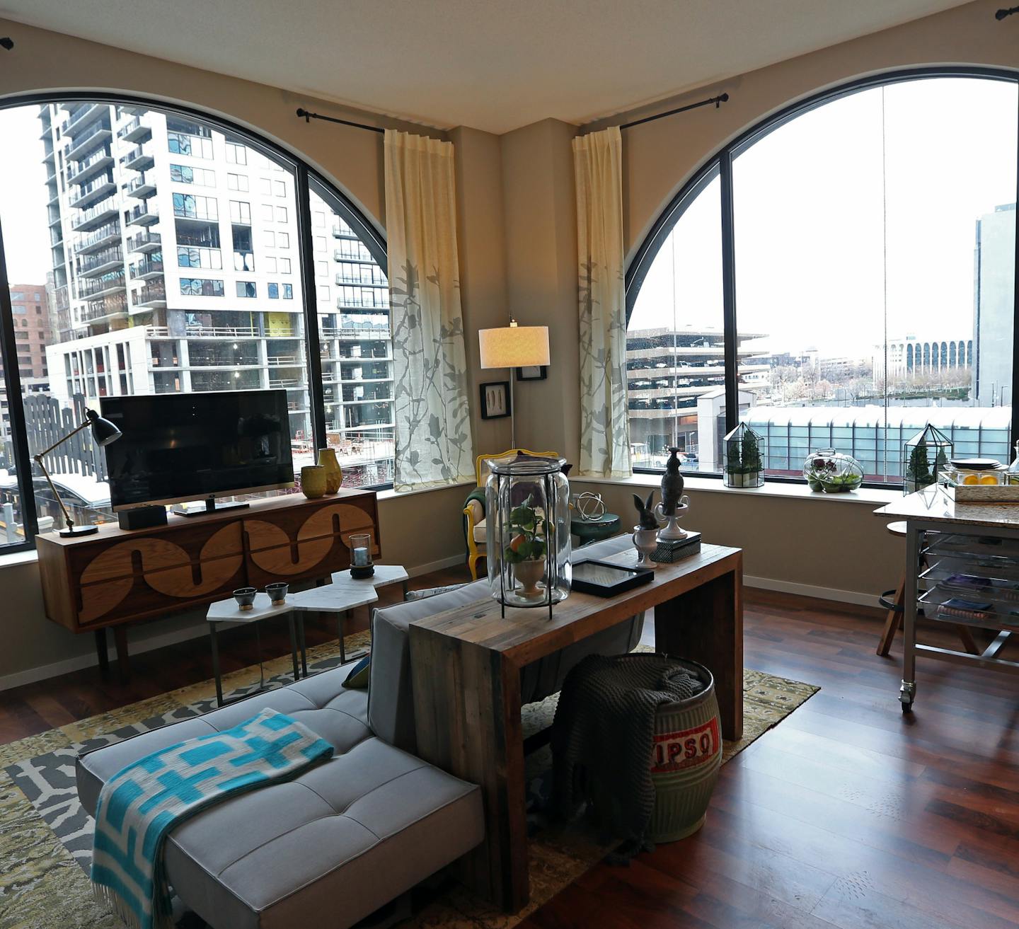 Model apartment in the Soo Line building in downtown Minneapolis. A massive - and ultra-expensive - renovation aimed at restoring the historic Soo Line building and converting its former rabbits-warren of offices into chic, modern apartments, is now complete. Residents are now moving in, and crews are putting the finishing touches on the project, which was aimed at restoring the building to its former glory. Photographed on 11/20/13.] Bruce Bisping/Star Tribune bbisping@startribune.com