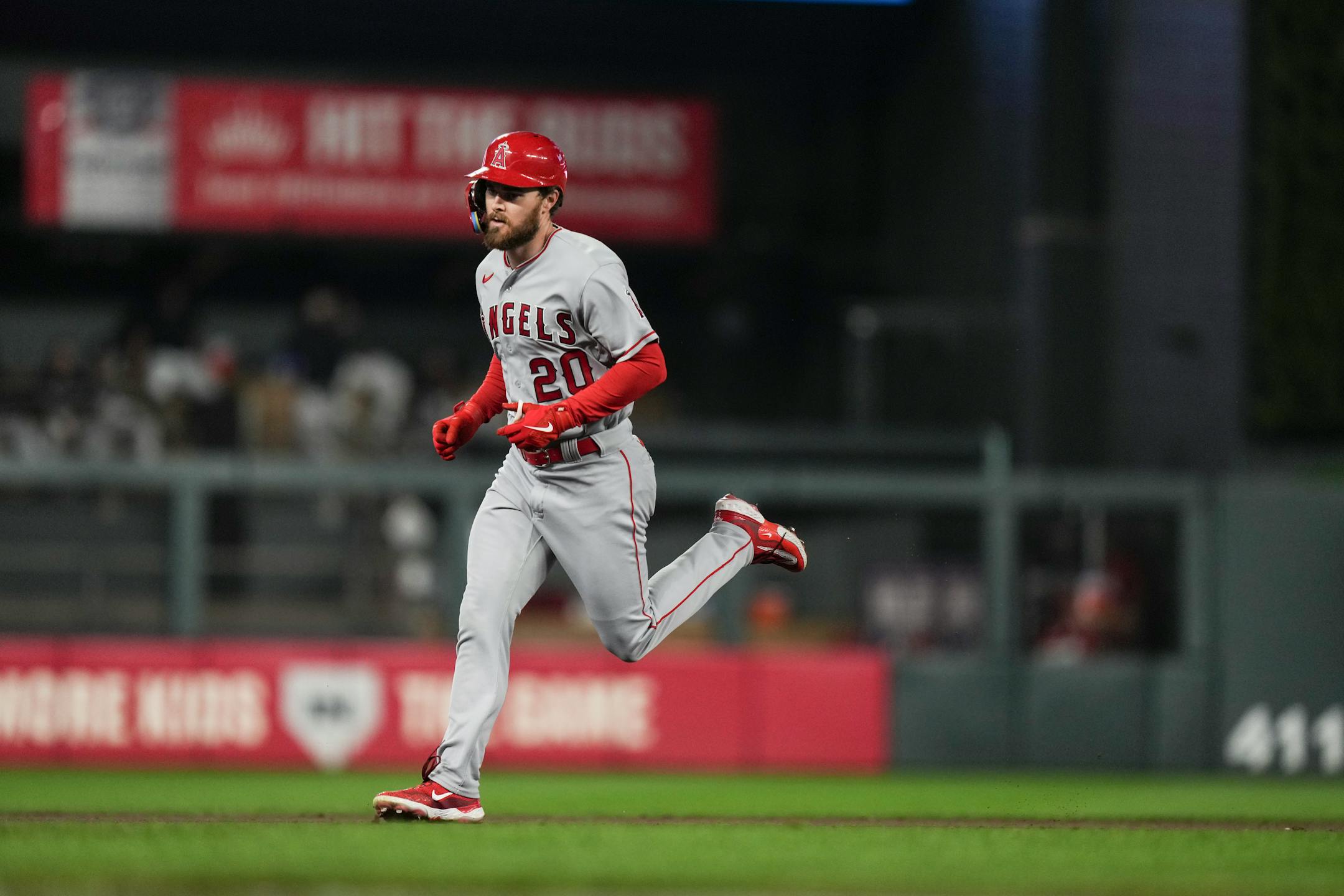 Los Angeles Angels right fielder Jared Walsh (20) runs home after hitting a two run home run in the fifth inning. The Minnesota Twins hosted the Los Angeles Angels at Target Field on Friday, Sept. 22, 2023 in Minneapolis, Minn. ] RENEE JONES SCHNEIDER • renee.jones@startribune.com