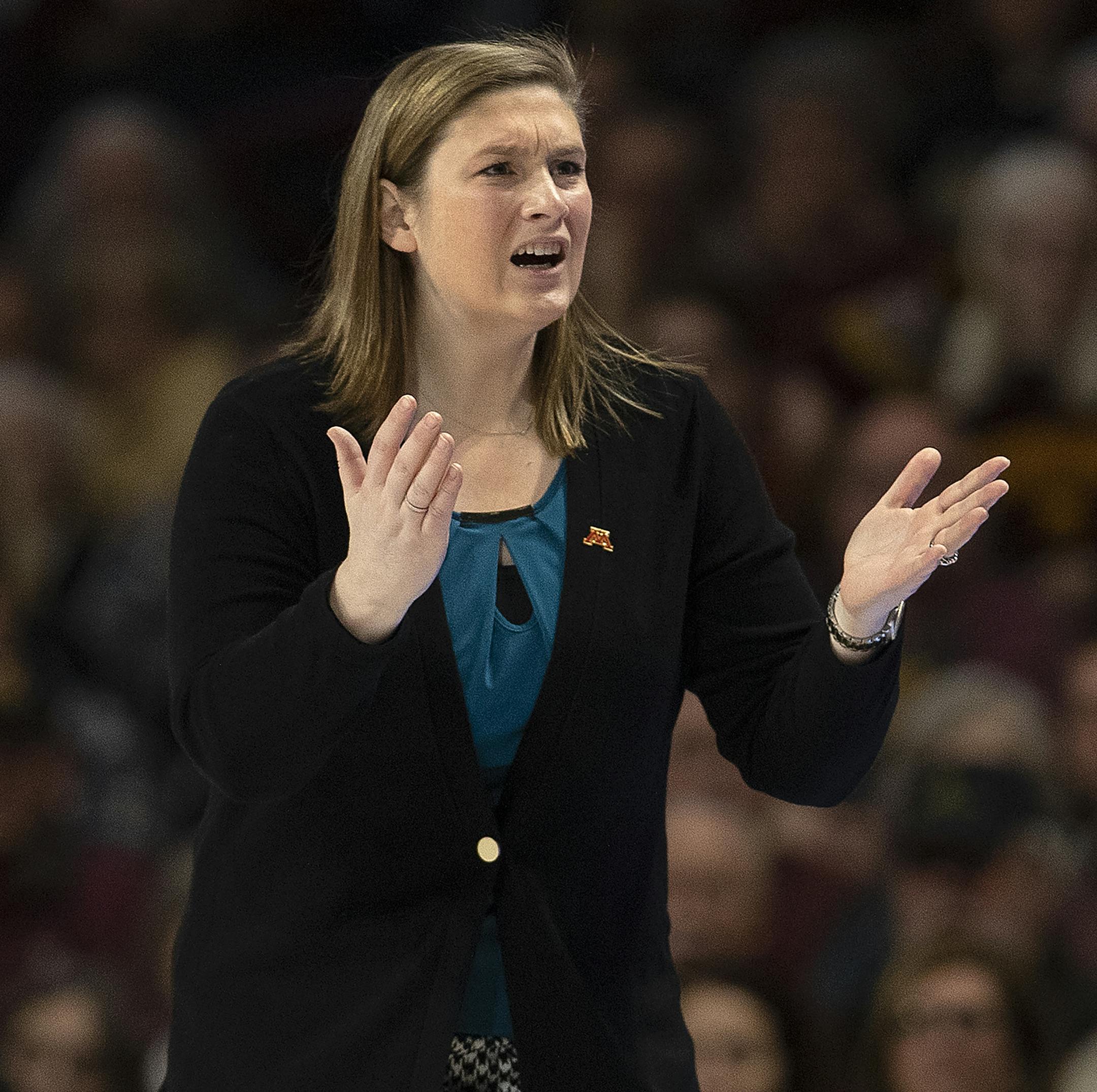 Gophers head coach Lindsay Whalen disputed a call in the second quarter. ] CARLOS GONZALEZ &#x2022; cgonzalez@startribune.com &#x2013; Minneapolis, MN &#x2013; January 6, 2019, Williams Arena, NCAA Women's Basketball, University of Minnesota Gophers vs. Illinois Illini