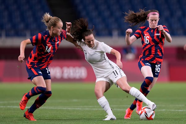 Rose Lavelle (16), right, was one of the best players on the field in the U.S.’ 6-1 win over New Zealand.