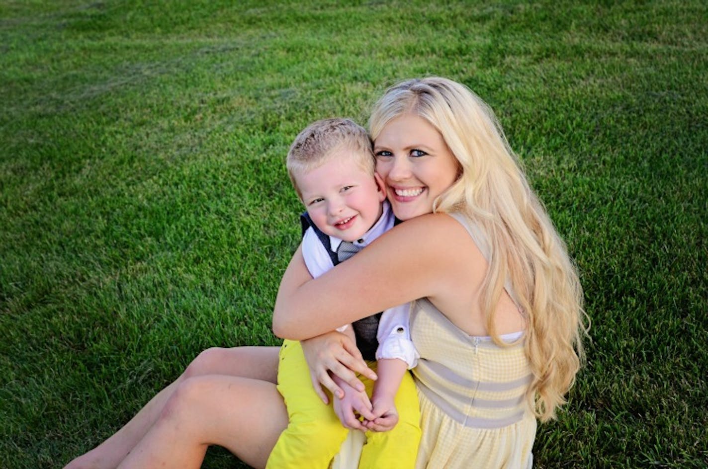 Kate Swenson and her son Cooper. (Credit: Kacie K. Photography)