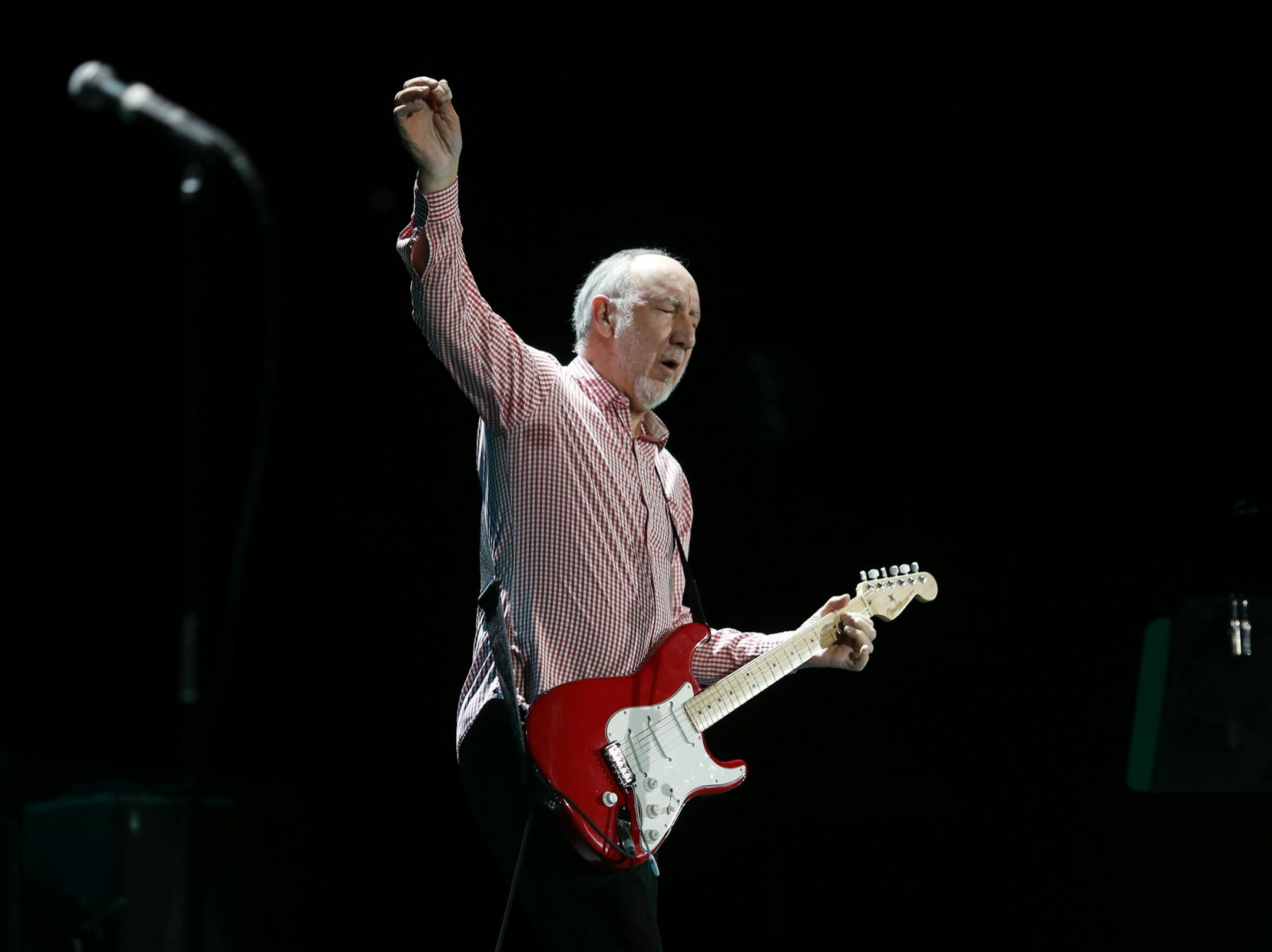 Pete Townshend warmed up to Minnesota.