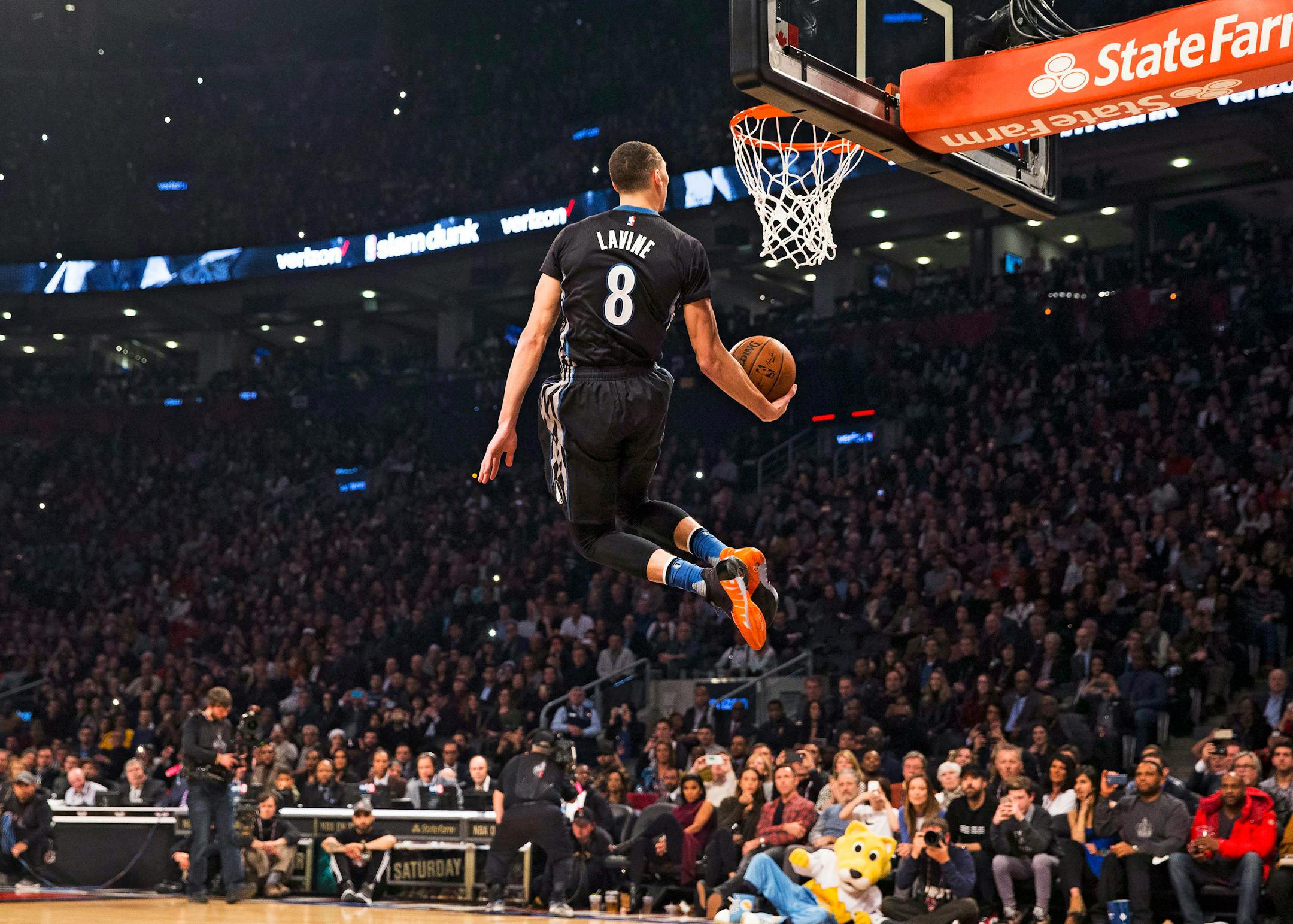 Minnesota Timberwolves Zach LaVine slam dunks the ball during the NBA all-star skills competition in Toronto on Saturday, Feb. 13, 2016. (Mark Blinch/The Canadian Press via AP) MANDATORY CREDIT