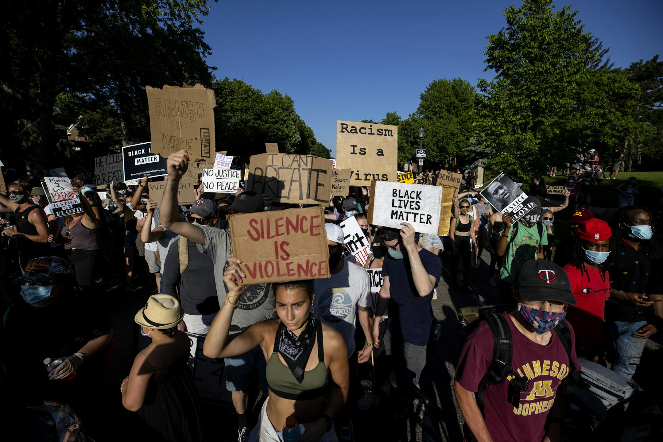 Protest continued at the Minnesota Governor's Residence in St. Paul. ] CARLOS GONZALEZ • cgonzalez@startribune.com – Minneapolis, MN – June 1, 2020, Police Protest - man died after a confrontation with Minneapolis on Monday evening. A bystander video that started circulating sometime after the incident appeared to show the man pleading with officers that he couldn't breathe - George Floyd
