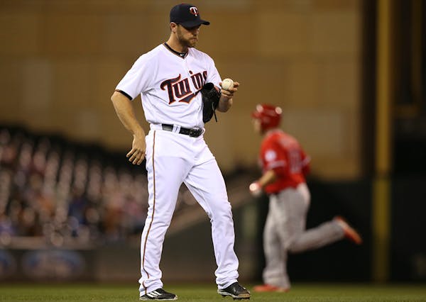 Twins relief pitcher Neal Cotts