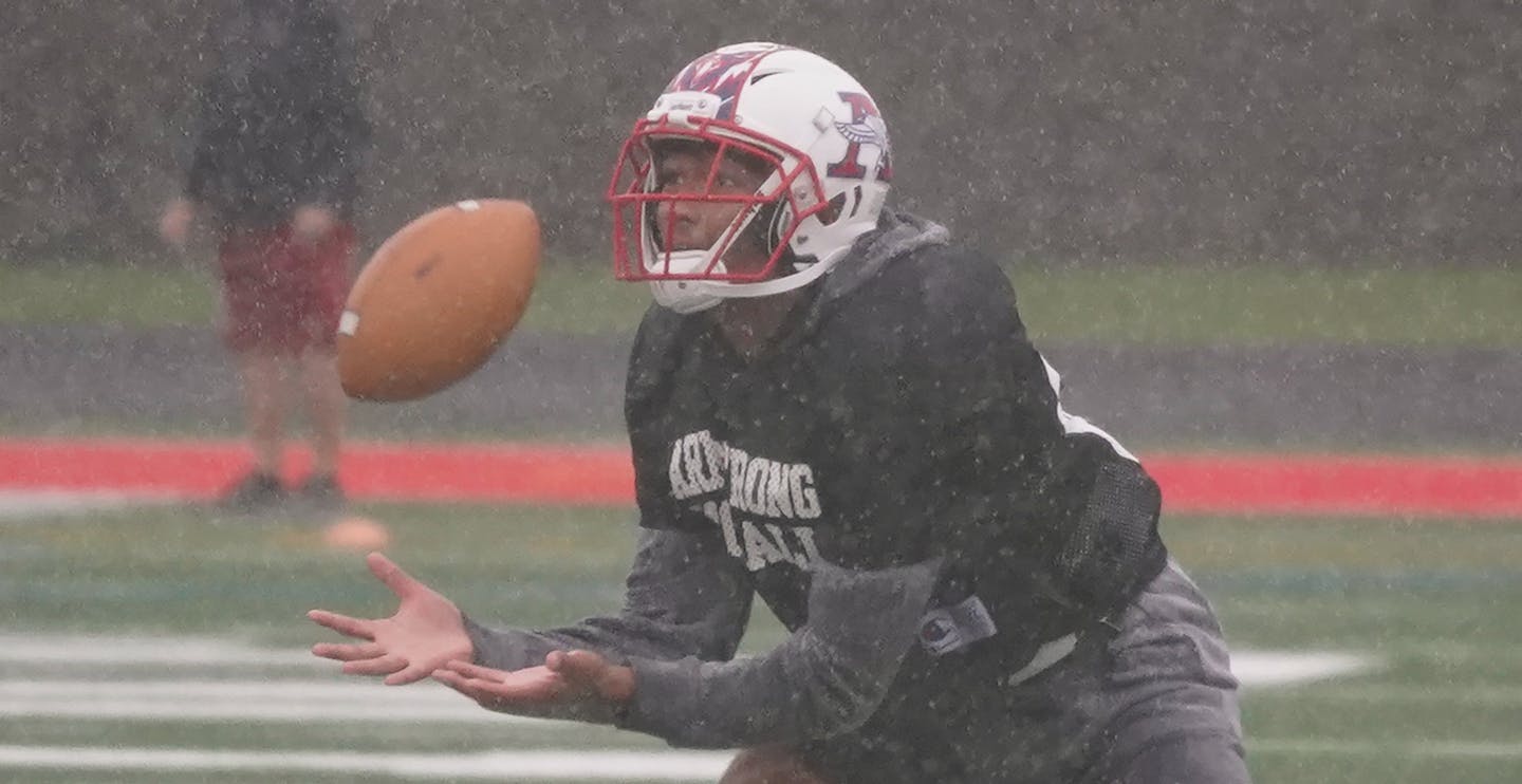 Robbinsdale Armstrong wide receiver Thai Bowman ] Shari L. Gross &#x2022; shari.gross@startribune.com Robbinsdale Armstrong's prolific QB/WR duo of Jake Breitbart and Thai Bowman practiced with the team in the rain on Tuesday afternoon, October 1, 2019.