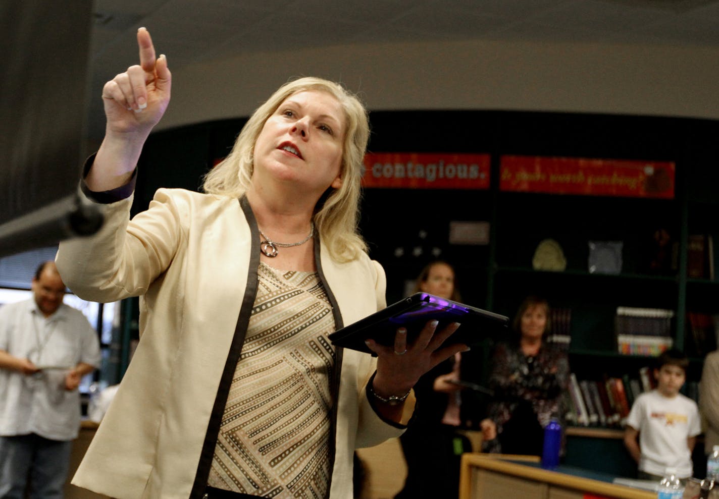 Superintendent for Lakeville Area Public Schools Lisa Snyder delivered an informational presentation to parents using a wireless iPad about integrating iPads into student learning. ] MARISA WOJCIK marisa.wojcik@startribune.com On Tuesday, March 20, 2012 the Lakeville school district held an informational meeting for parents to prepare for thousands of incoming iPads to district schools. The meeting, held at Cherry View Elementary, focused on how and why the iPads will be integrated into students