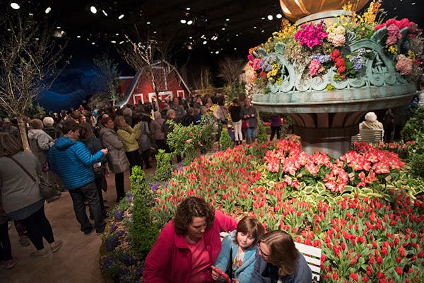 The show was packed to the gills with flower enthusiasts.