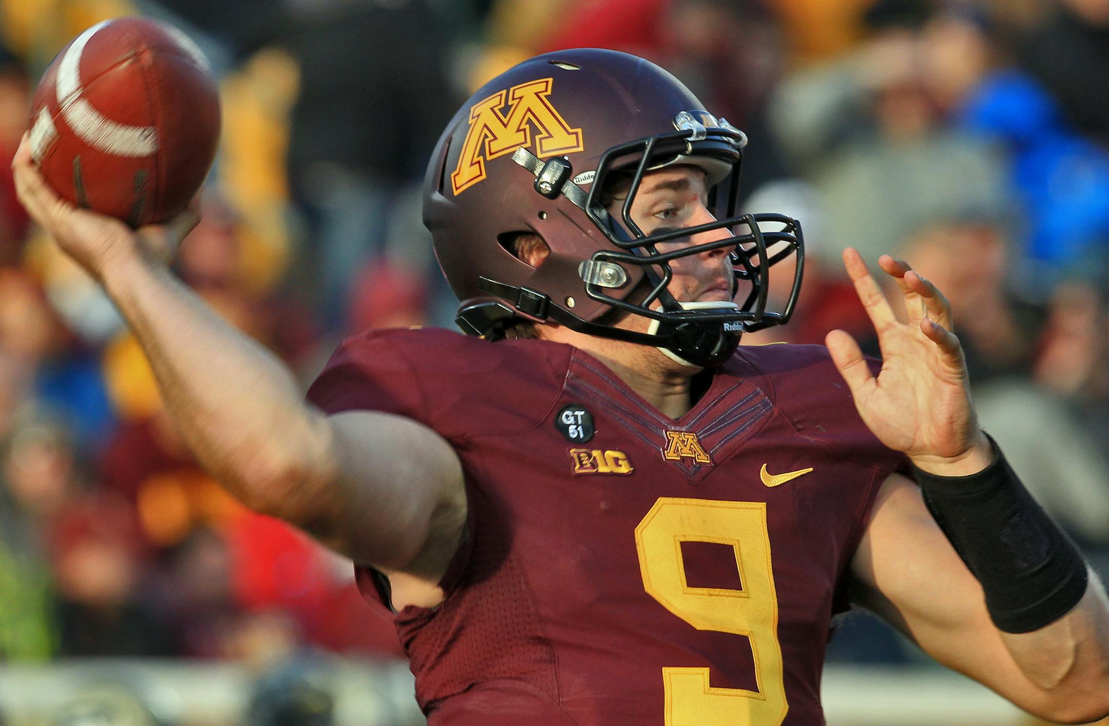Minnesota Gophers vs. Purdue Boilermakers football. Minnesota won 44-28. Gophers quarterback Philip Nelson completed a downfield pass. (MARLIN LEVISON/STARTRIBUNE(mlevison@startribune.com (cq -all names program) ORG XMIT: MIN1210271908593538 ORG XMIT: MIN1308231336366052